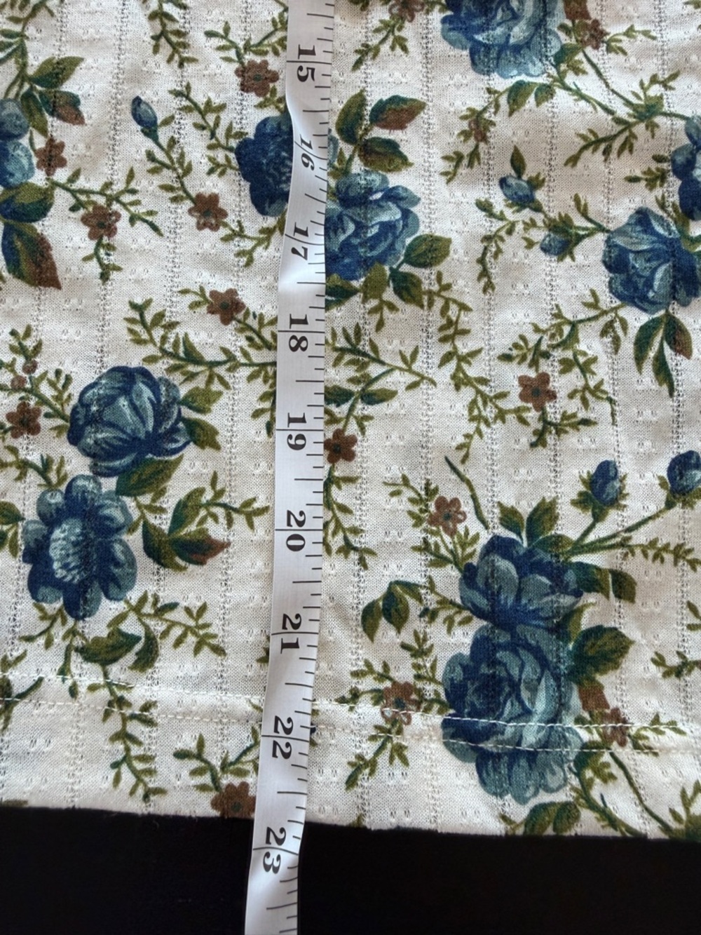 Women's White Short Sleeve Tee with Blue Floral Print B1 - Picture 5 of 7
